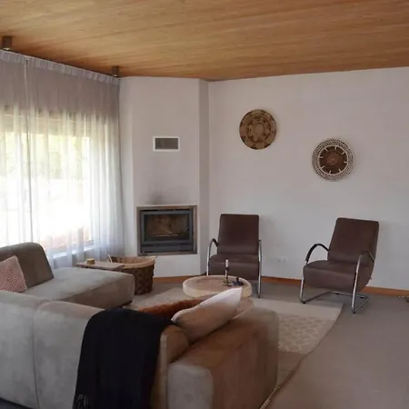 Spacious Villa With Pool 5 Minutes From The Beach Vakantiehuis