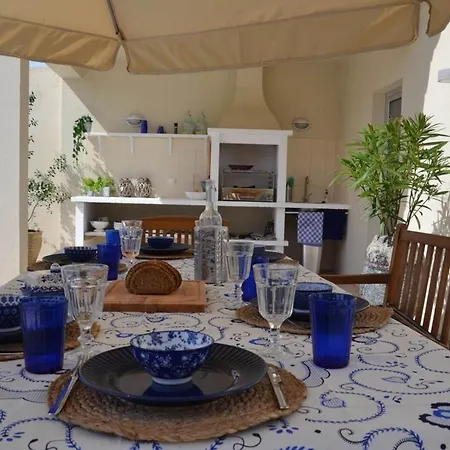 Spacious Villa With Pool 5 Minutes From The Beach *
