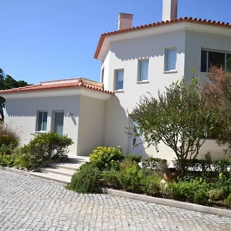 Spacious Villa With Pool 5 Minutes From The Beach Vakantiehuis São Martinho do Porto